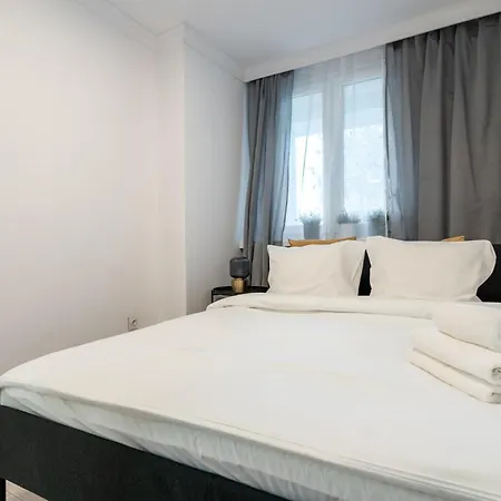 Spodek Stylish By Bookinghost