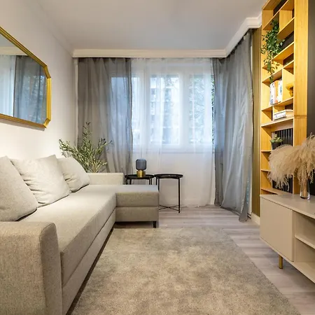 Spodek Stylish By Bookinghost Apartment