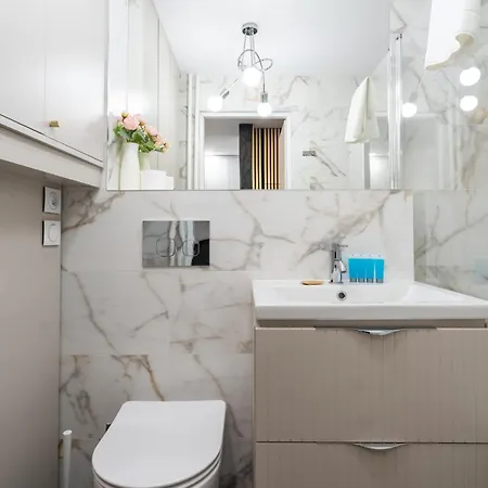 Апартаменты Spodek Stylish By Bookinghost