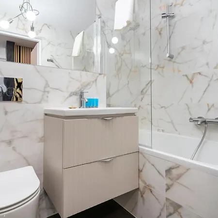 Апартаменты Spodek Stylish By Bookinghost *