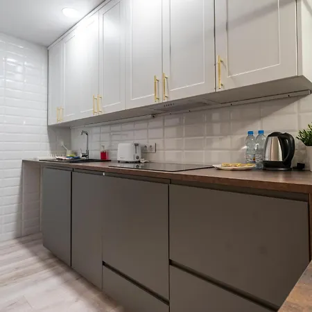 Spodek Stylish By Bookinghost *