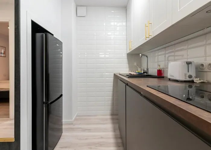 Spodek Stylish By Bookinghost *