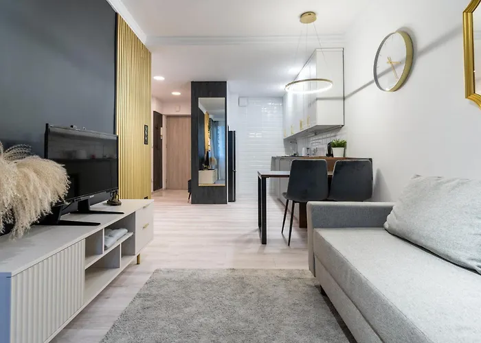 Spodek Stylish By Bookinghost